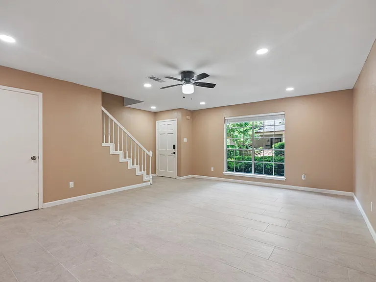 6713 Biggs Ct — Photo 7