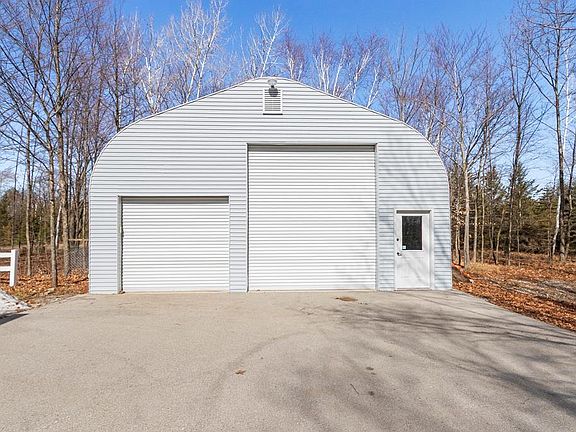 5th image of 6885 Lost Lake Rd