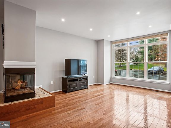 5th image of 11456 Corinthia Ct
