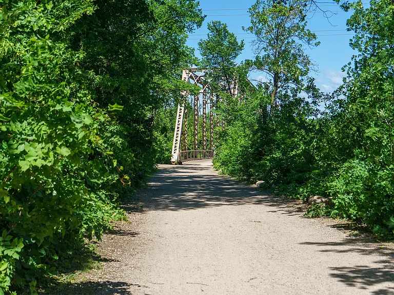 Verso — Photo 16