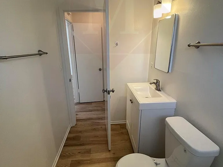 1313 Olive St #5 — Photo 6