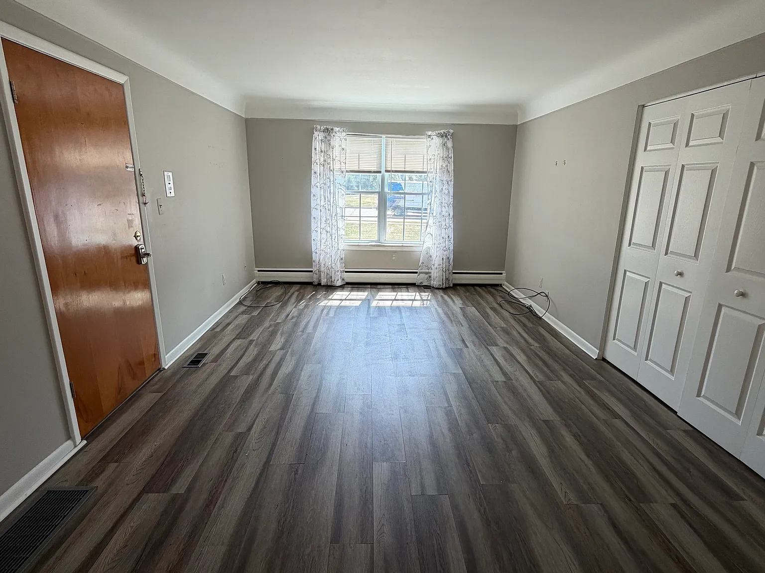1 bed, $1,100 — Photo 2
