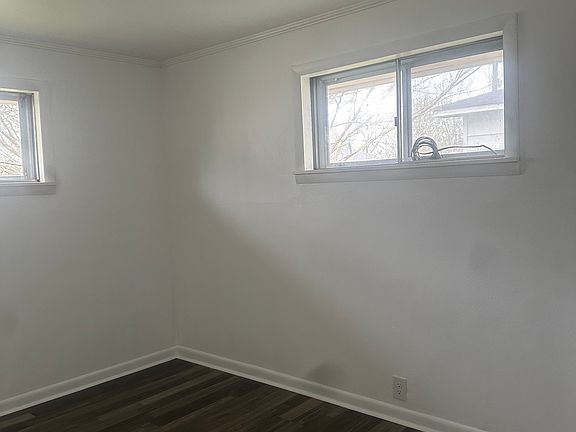 5th image of 620 Edmonds Ave