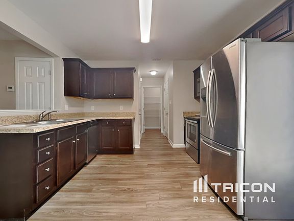 5th image of 209 Crown Side Dr