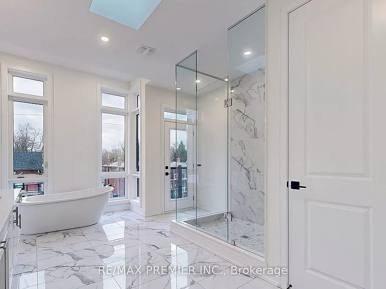 208 McRoberts Ave — Photo 33