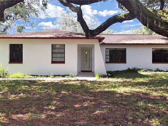 2nd image of 13932 Oakwood Dr