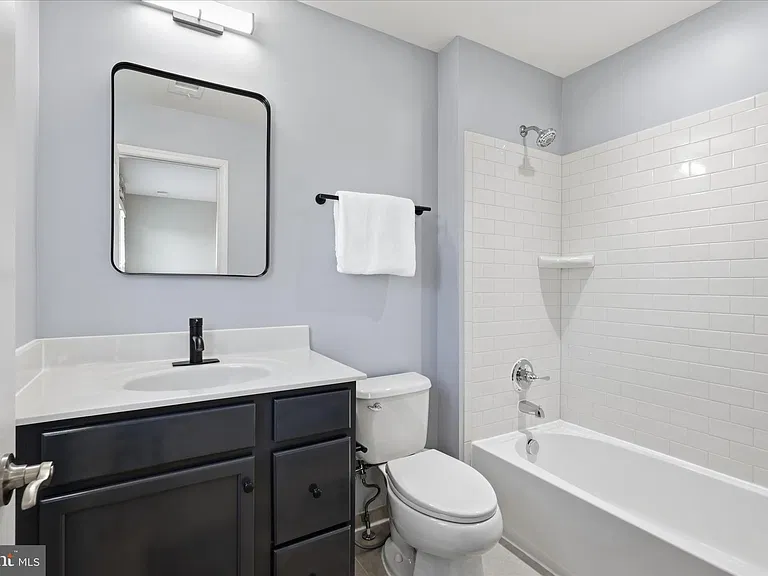 42522 Stratford Landing Dr — Photo 25