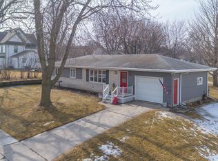 515 Hillcrest Ave, Story City, IA 50248