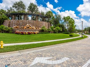 3318 Baltic Dr, Naples, FL 34119