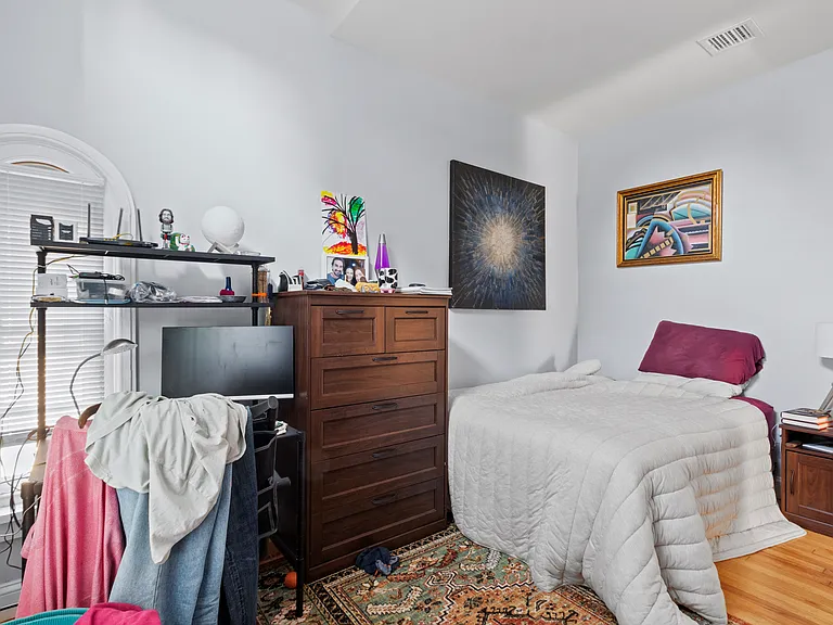 20 Pearl St #2 — Photo 8