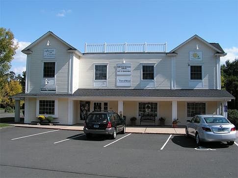 Front view of 412 West Avon Road