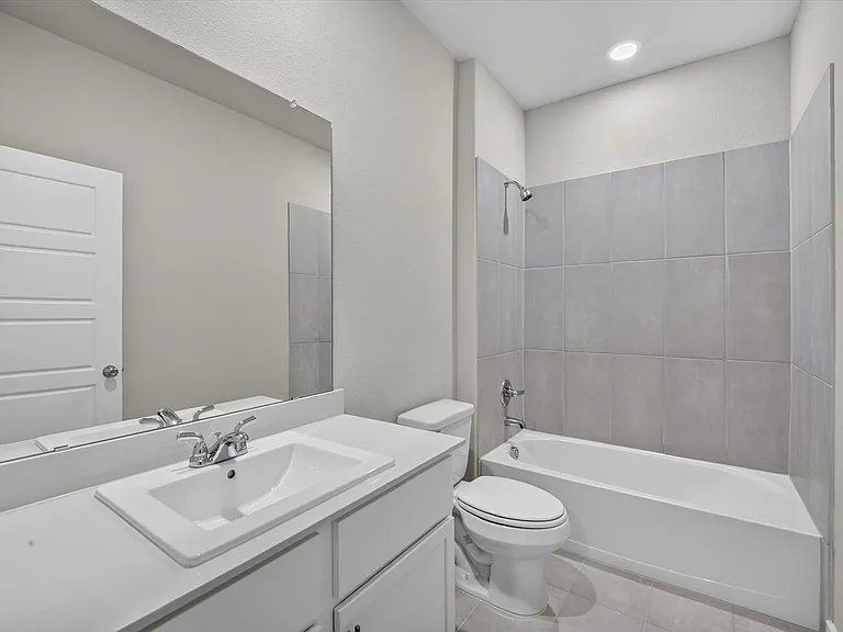 710 Summerberry Dr — Photo 8