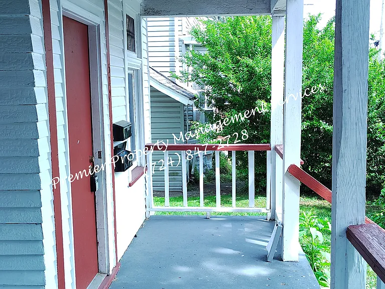 522 W Madison Ave — Photo 3