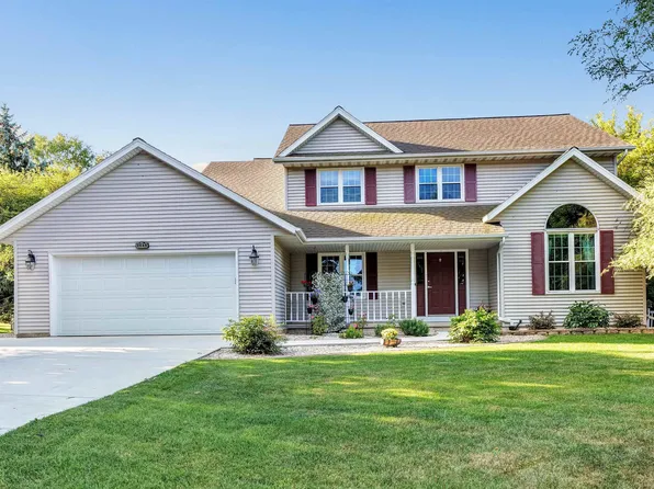2648 Pecan St, Green Bay, WI 54311