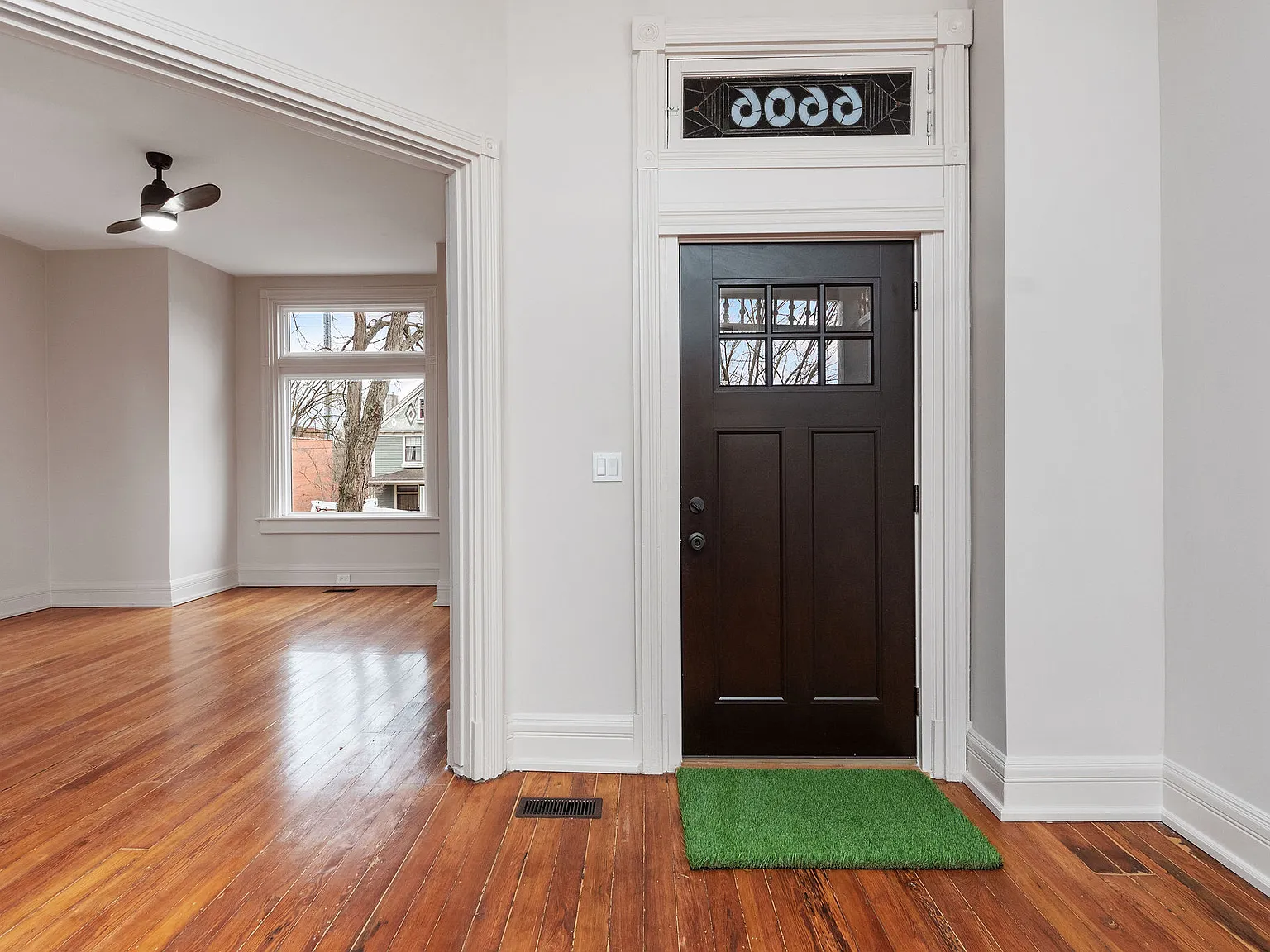 2 bed, 1936 sqft, $3,500 — Photo 4