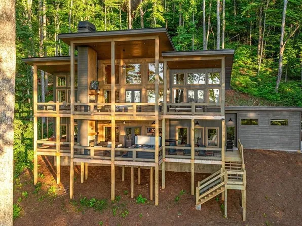 55 Grand Vista Dr, Blue Ridge, GA 30513