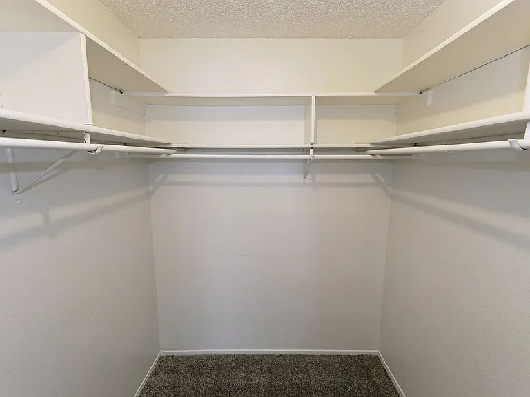 City Summit Apartments — Photo 97