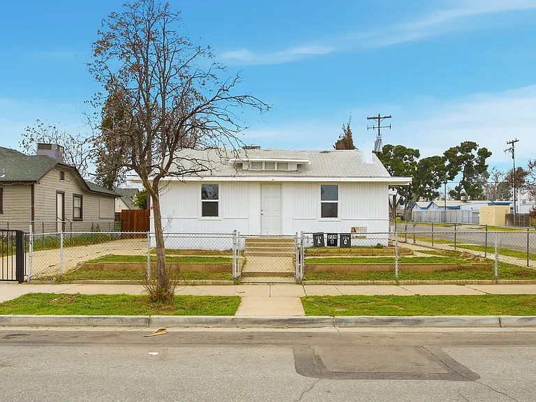 728 Lincoln St #A — Photo 3