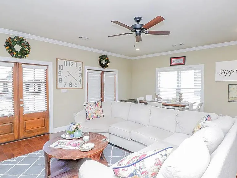 1300 Ashleys Dr — Photo 4