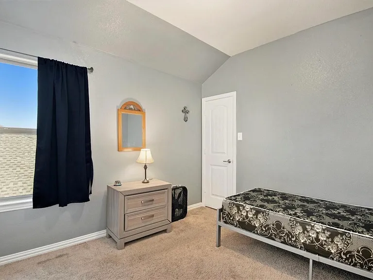 2216 Old Leonard St — Photo 17