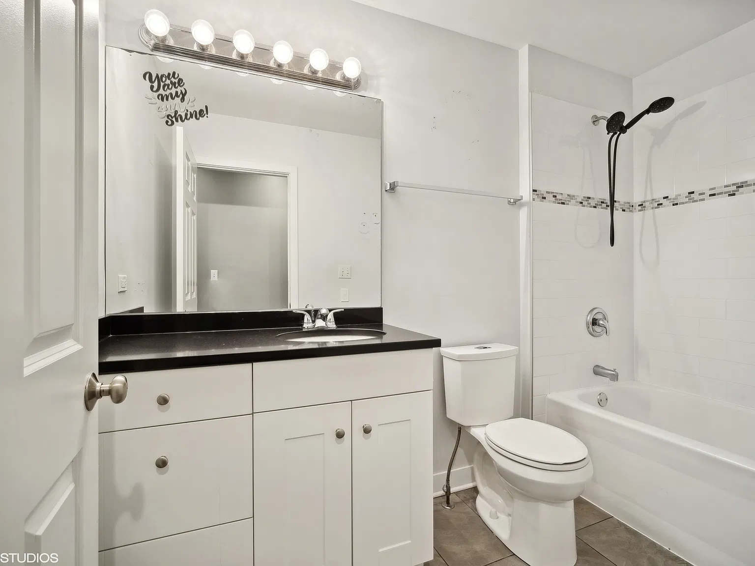 2 bed, $2,300 — Photo 4