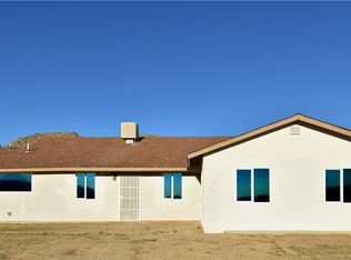 61464 Calle Los Amigos St, Joshua Tree, CA 92252