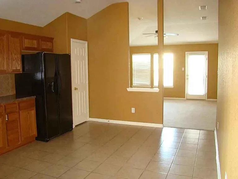 8406 Tararin Ln — Photo 6