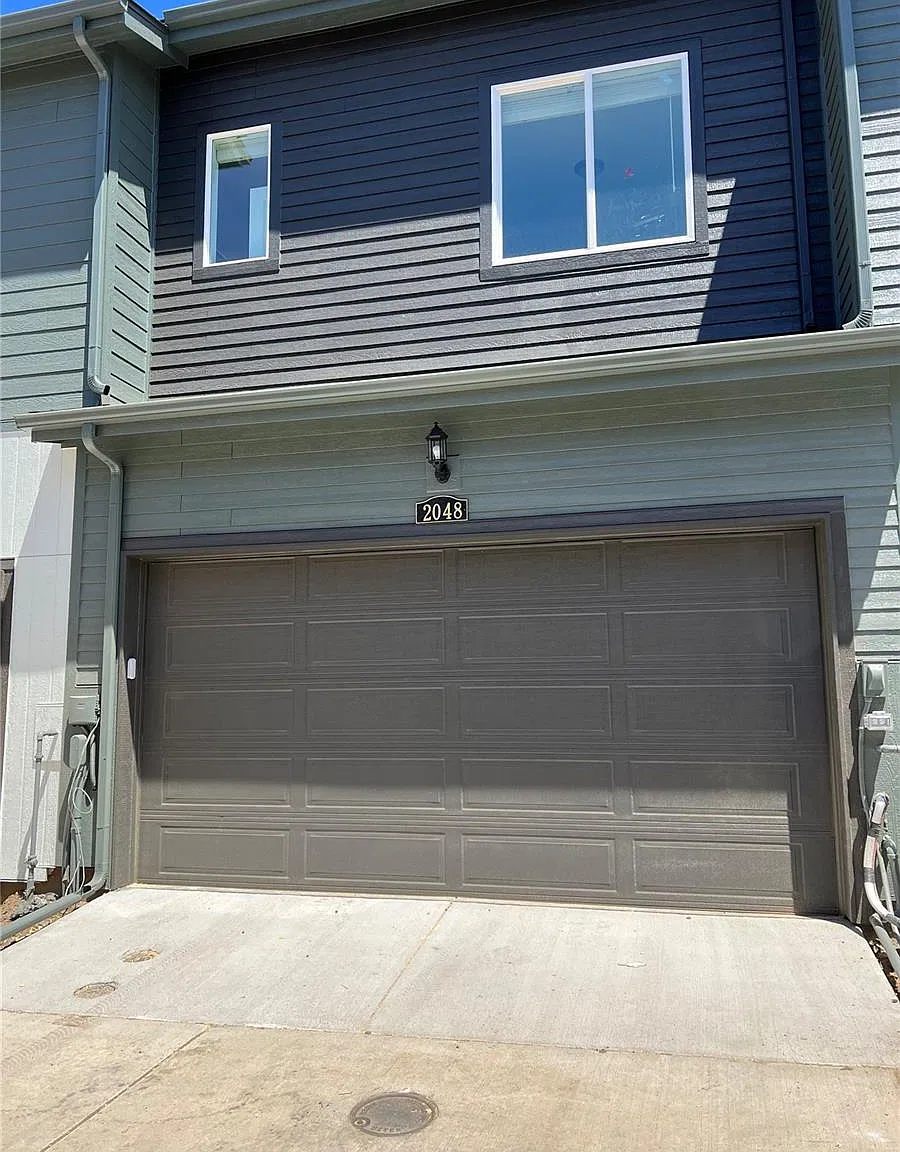 2 bed, 1292 sqft, $2,595 — Photo 3