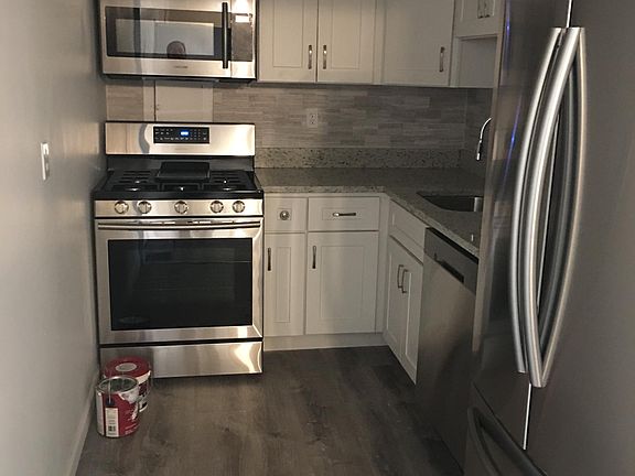 Kitchen with Modern Brand New Appliances