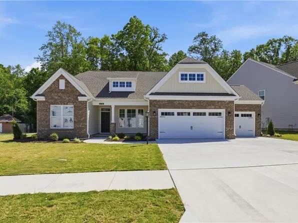 1130 Wharf Hill Dr, Smithfield, VA 23430