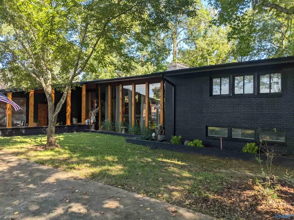 2075 Big Nose Dr, Centre, AL 35960