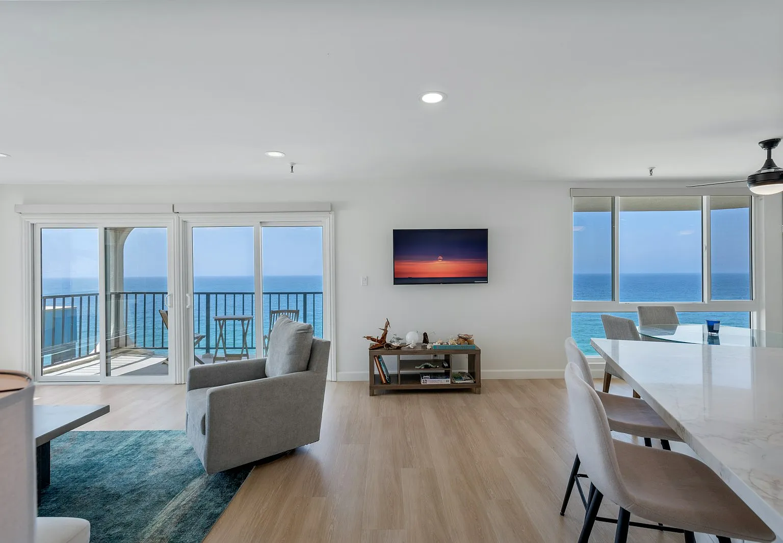 565 Esplanade, Unit 316 — Photo 4