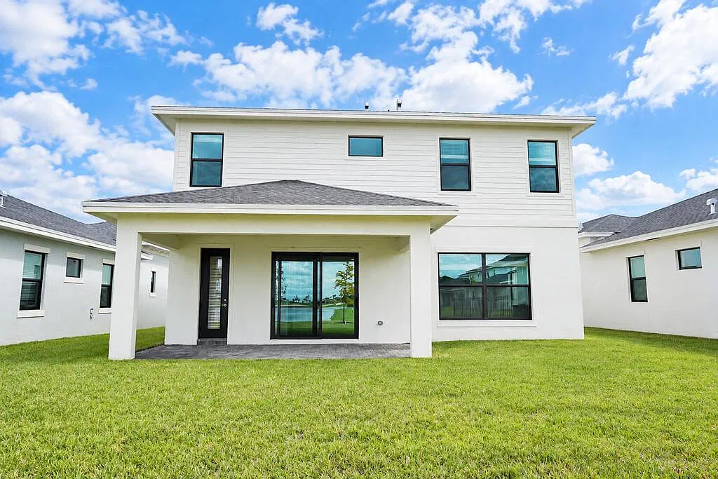 4 bed, 3.5 bath, 2570 sqft, $4,950 — Photo 3