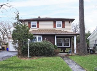 16-23 Split Rock Rd, Fair Lawn, NJ 07410