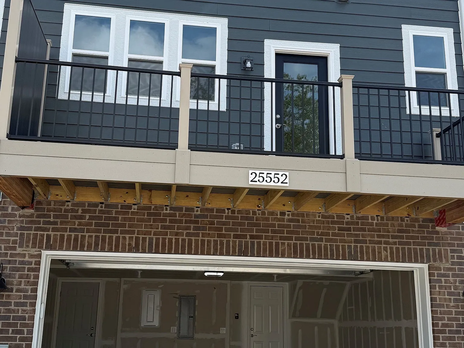 4 bed, 3.5 bath, 2170 sqft, $3,600 — Photo 3