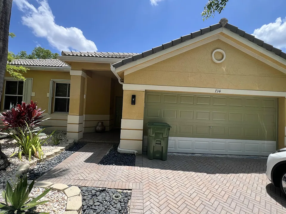 734 Lavender Cir