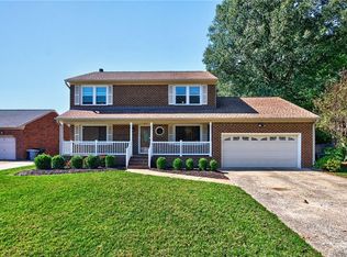 24 Phyllis Ln, Hampton, VA 23666