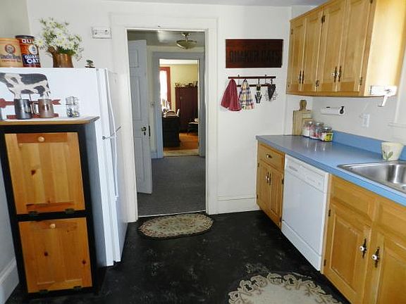 4th image of 54 Holman St