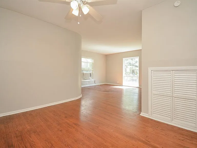 2718 Wroxton Rd #3 — Photo 9