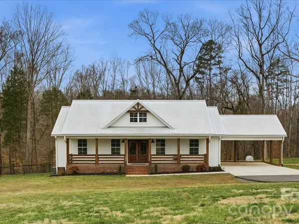 715 Miles Rd, Dallas, NC 28034