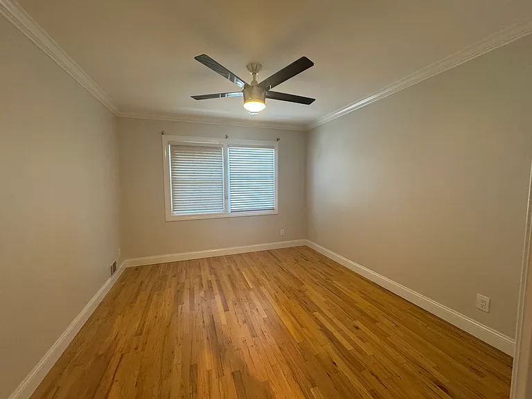 18-35 Bell Blvd — Photo 2