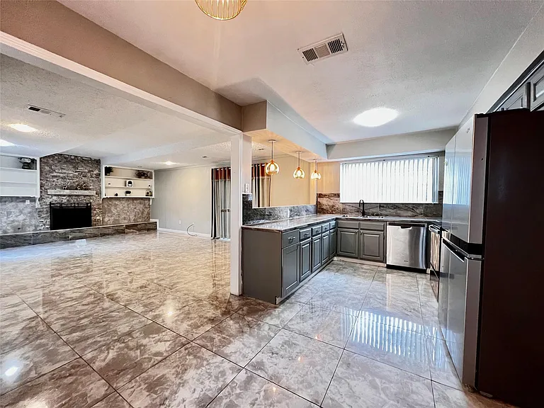 13819 Wickersham Ln — Photo 1