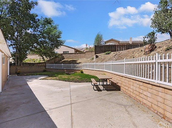 4th image of 25511 Fir Ln