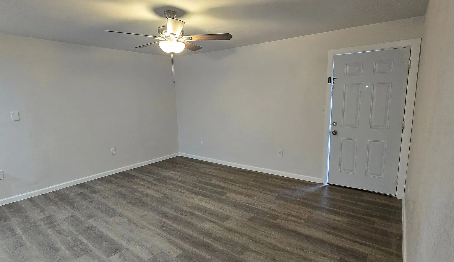 Clems Road Apartments — Photo 3