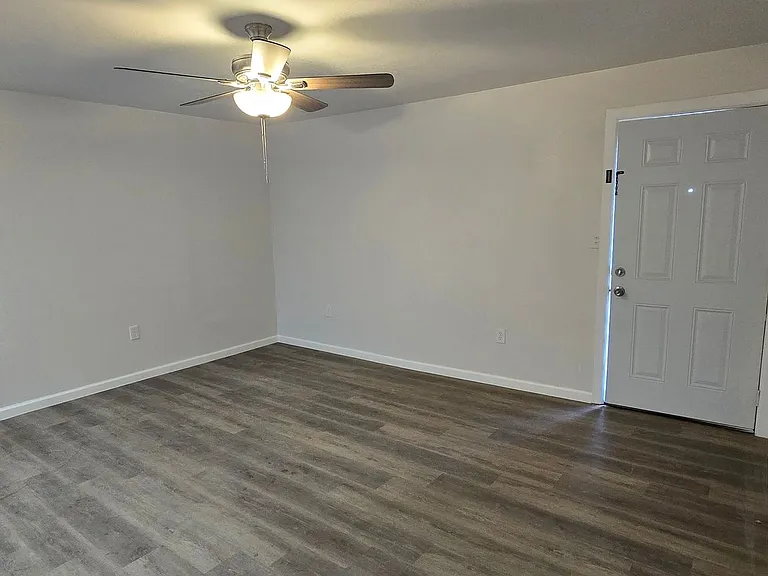 Clems Road Apartments — Photo 19