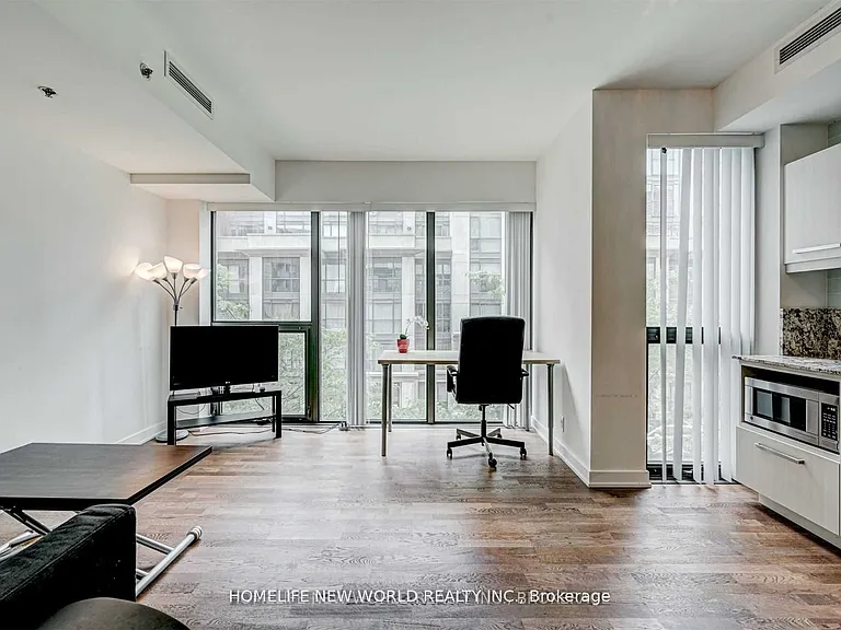 15 Beverley St #310 — Photo 7