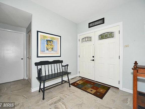 3rd image of 504 Camelot Dr