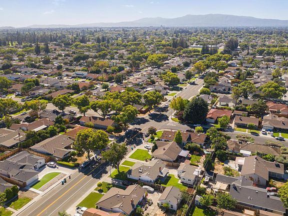 4th image of 1340 Los Padres Blvd