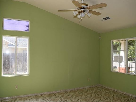 4th image of 9434 N Paradise Ave