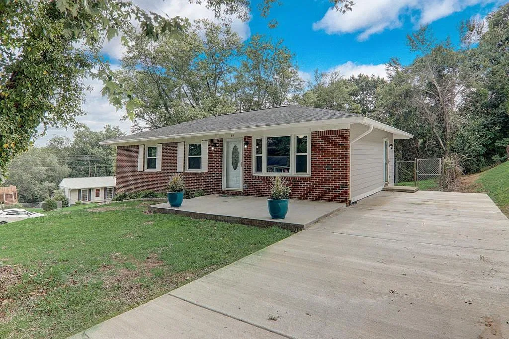 89 Grandview Rd — Photo 1